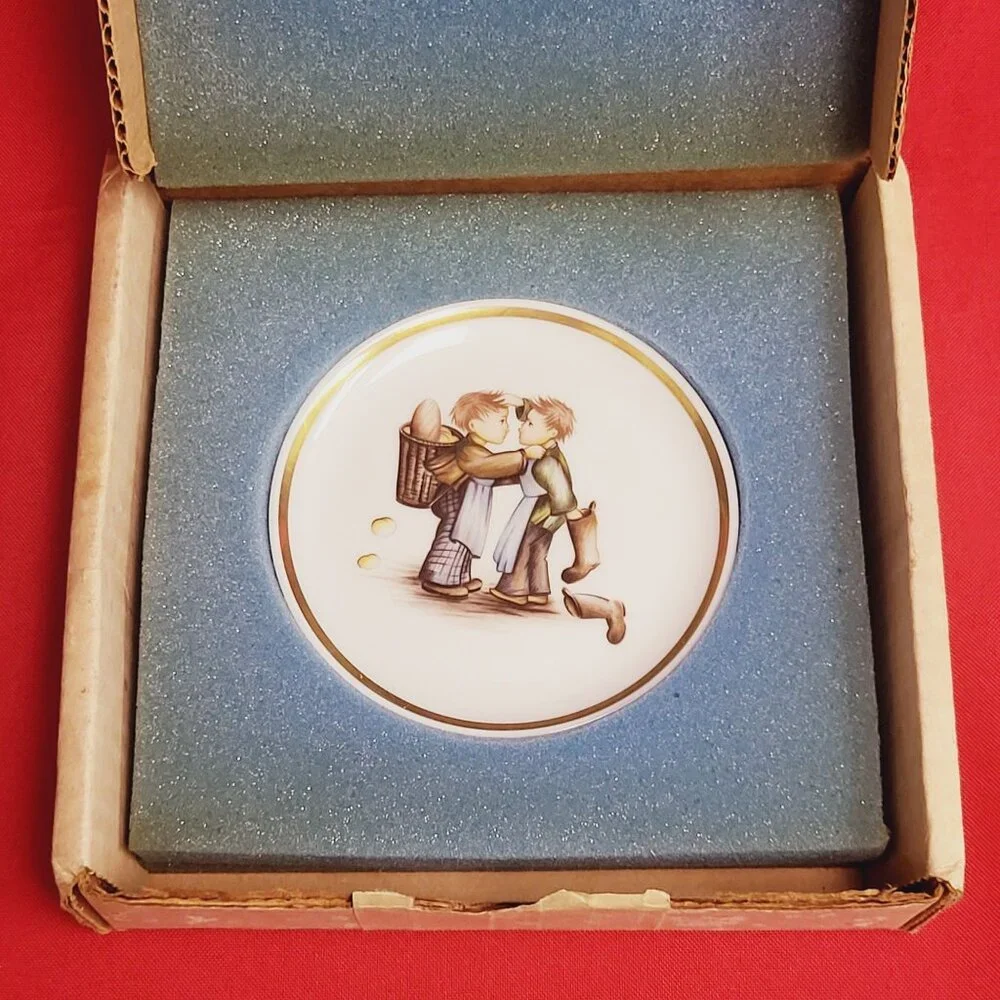 Schmid Berta Hummel Museum Miniature Plate Collection 1979